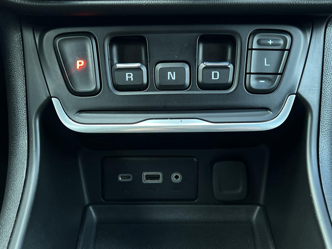 2020 GMC Terrain SLE AWD, HEATED FRONT SEATS, SIRIUS XM, CRUISE CONTROL, REMOTE START, BACK UP CAM!! Photo