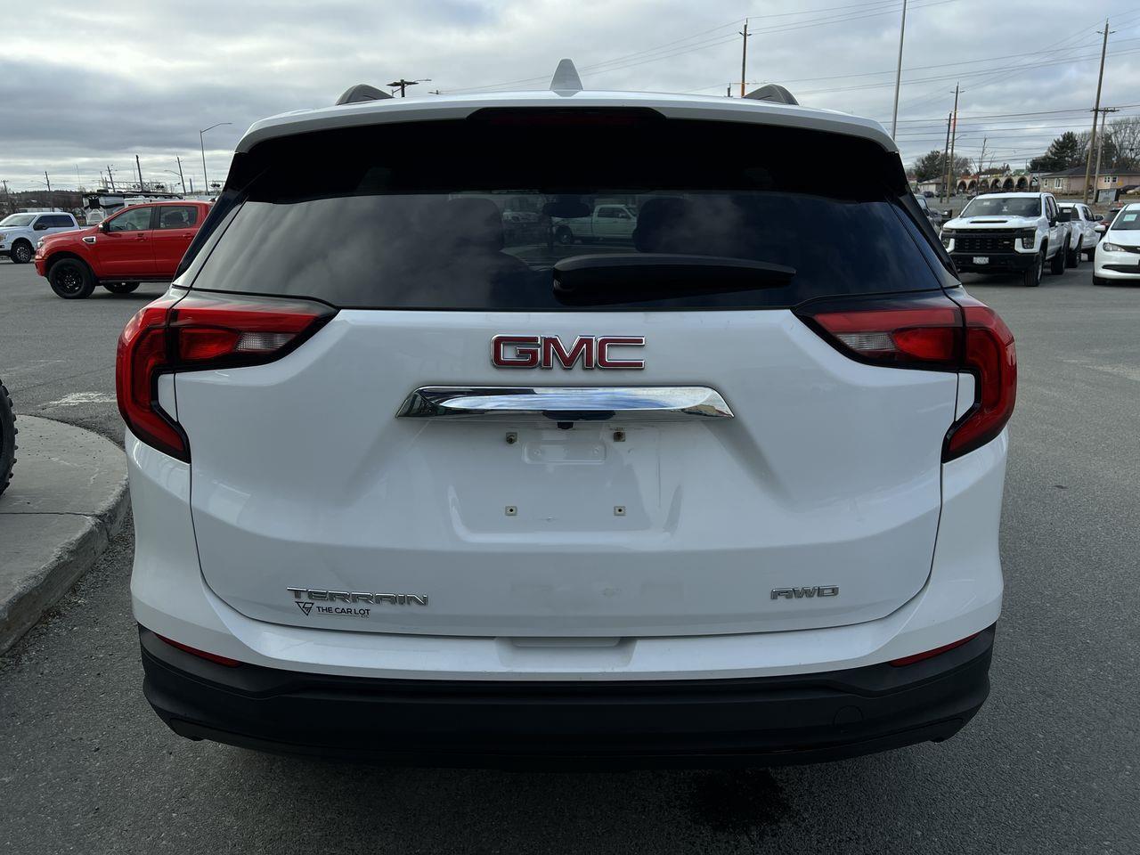 2020 GMC Terrain SLE AWD, HEATED FRONT SEATS, SIRIUS XM, CRUISE CONTROL, REMOTE START, BACK UP CAM!! Photo
