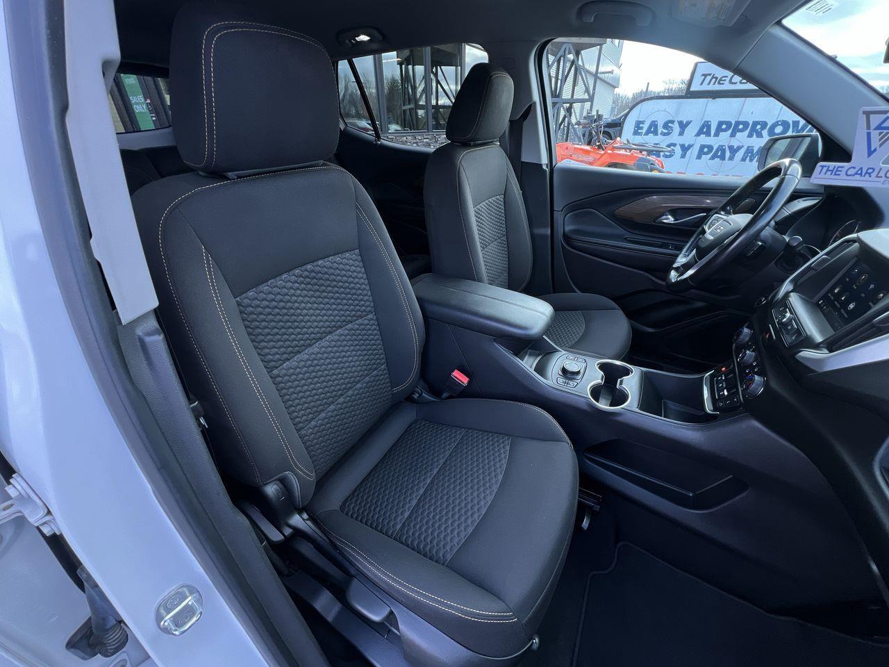 2020 GMC Terrain SLE AWD, HEATED FRONT SEATS, SIRIUS XM, CRUISE CONTROL, REMOTE START, BACK UP CAM!! Photo