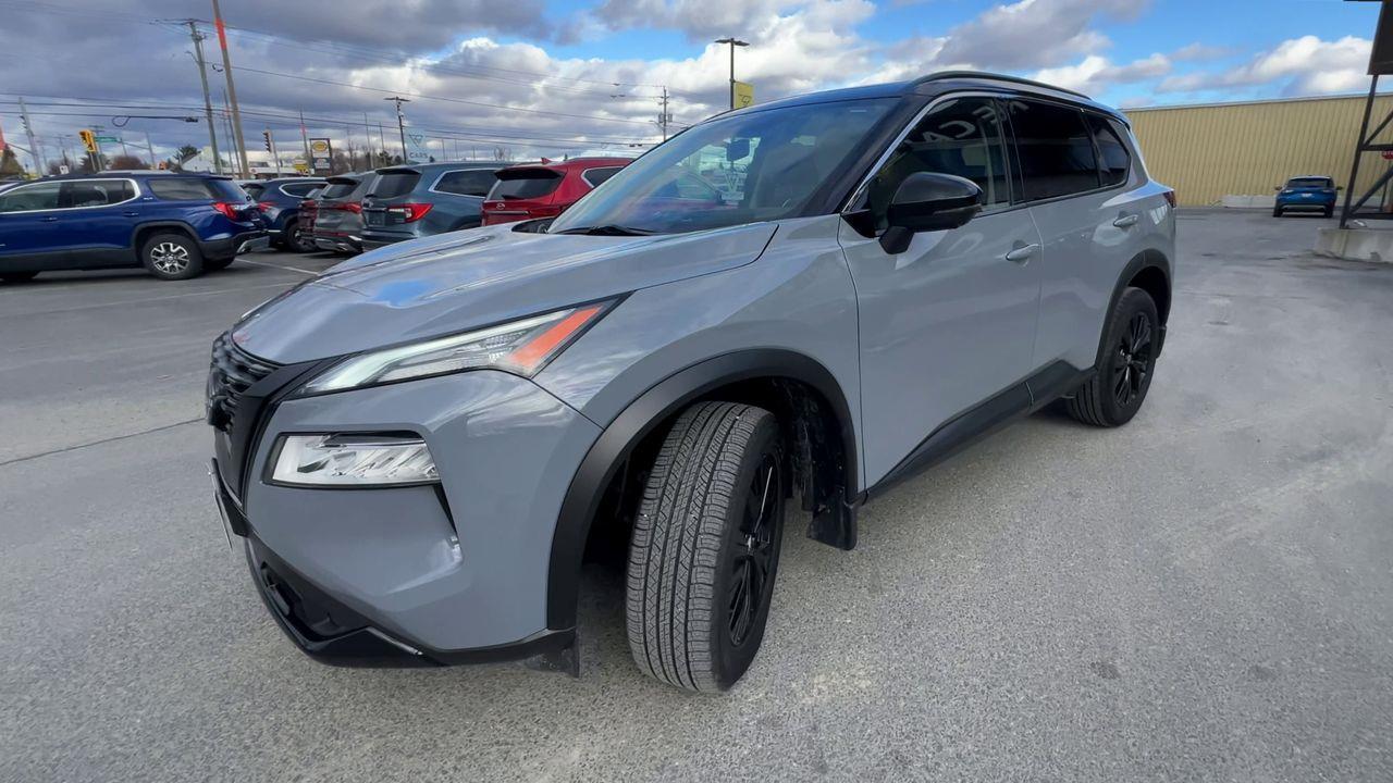 2023 Nissan Rogue SV Midnight Edition AWD, LEATHER HEATED SEATS, MOONROOF, SIRIUS XM, BACK UP CAM!! Photo3