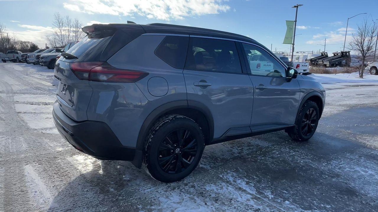 2023 Nissan Rogue SV Midnight Edition AWD, LEATHER HEATED SEATS, MOONROOF, SIRIUS XM, BACK UP CAM!! Photo3