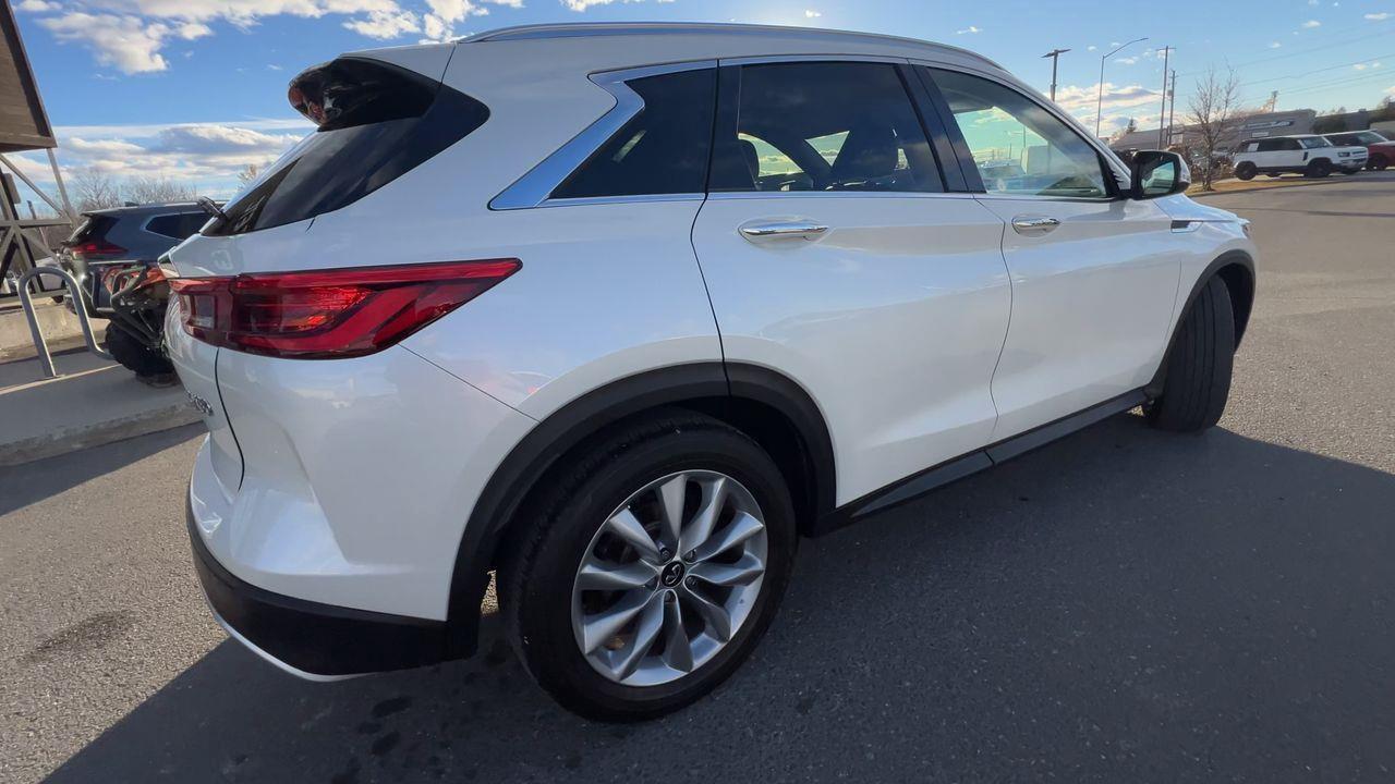 2021 Infiniti QX50 Luxe AWD, MOONROOF, HEATED LEATHER SEATS, POWER LIFTGATE, REMOTE START, BACK UP CAM, CRUISE CONTROL!! Photo