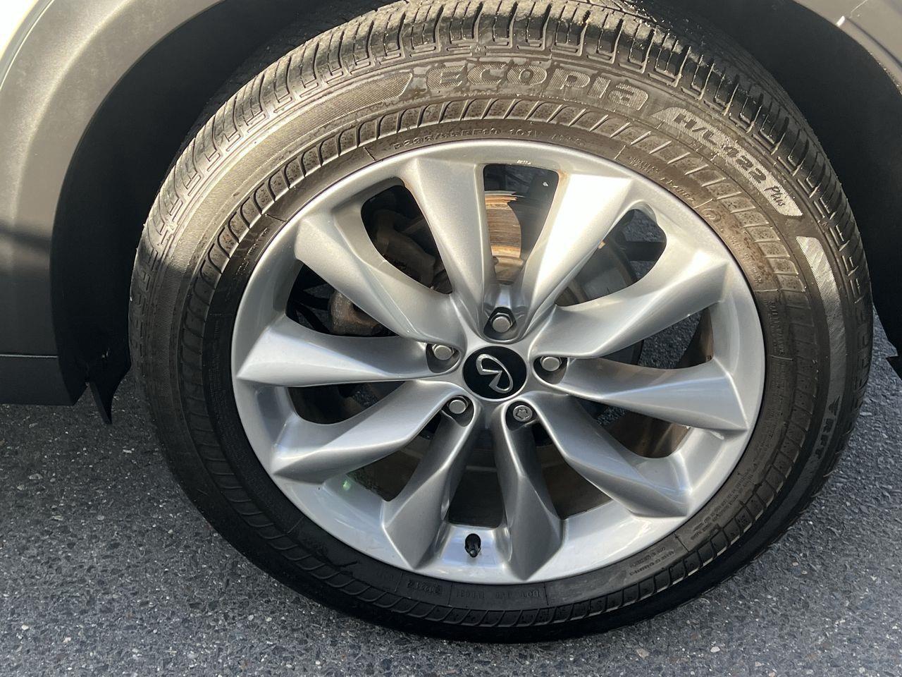 2021 Infiniti QX50 Luxe AWD, MOONROOF, HEATED LEATHER SEATS, POWER LIFTGATE, REMOTE START, BACK UP CAM, CRUISE CONTROL!! Photo