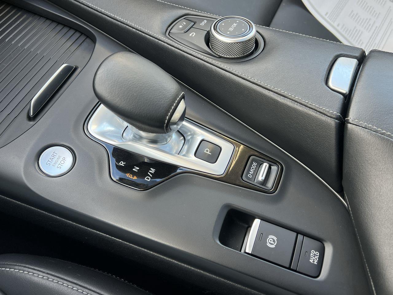 2021 Infiniti QX50 Luxe AWD, MOONROOF, HEATED LEATHER SEATS, POWER LIFTGATE, REMOTE START, BACK UP CAM, CRUISE CONTROL!! Photo