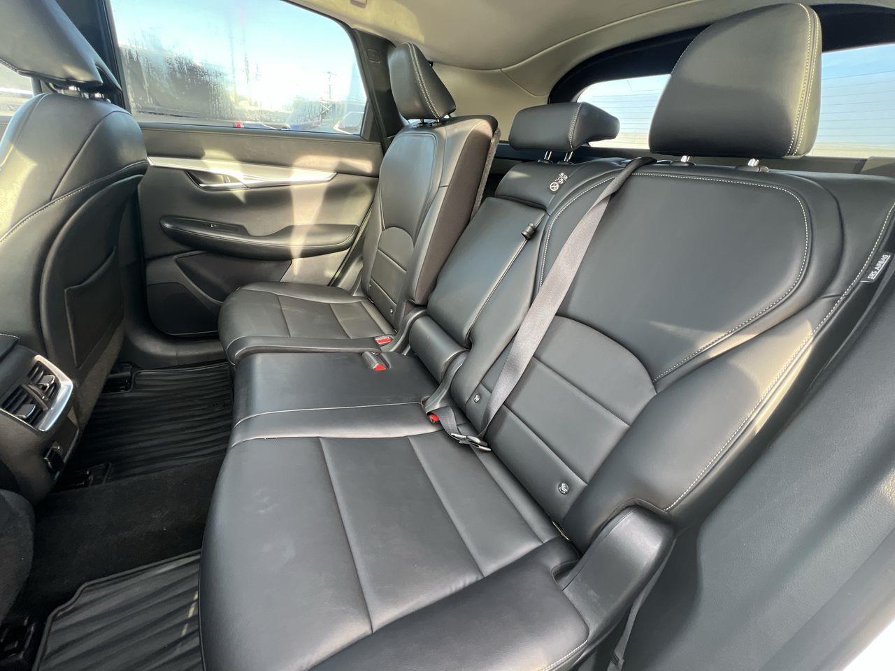 2021 Infiniti QX50 Luxe AWD, MOONROOF, HEATED LEATHER SEATS, POWER LIFTGATE, REMOTE START, BACK UP CAM, CRUISE CONTROL!! Photo