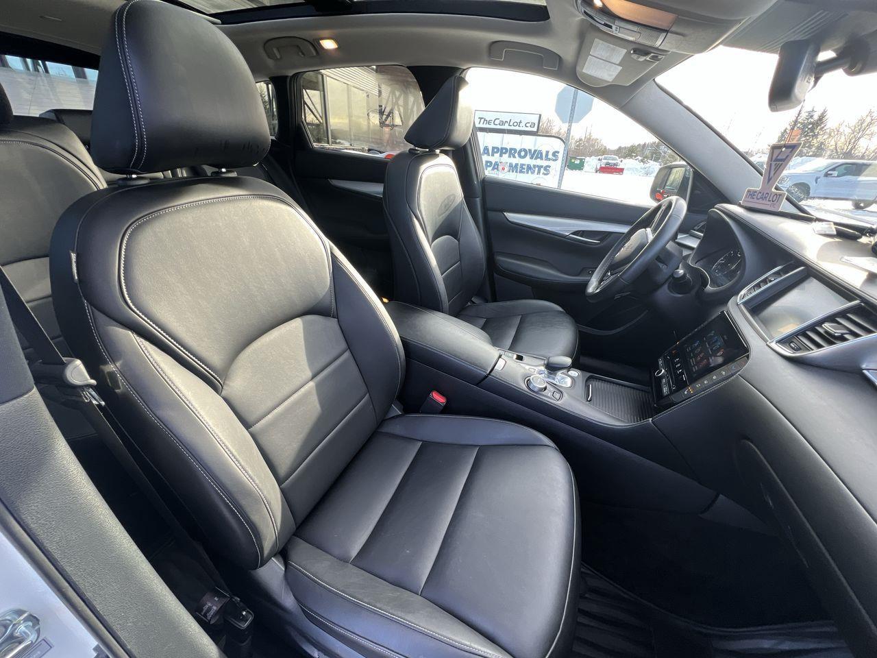 2021 Infiniti QX50 Luxe AWD, MOONROOF, HEATED LEATHER SEATS, POWER LIFTGATE, REMOTE START, BACK UP CAM, CRUISE CONTROL!! Photo