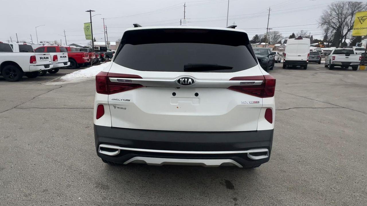 2021 Kia Seltos SX Turbo AWD, HEATED LEATHER SEATS, MOONROOF, NAV, SIRIUS XM, CRUISE CONTROL, BACK UP CAM!! Photo
