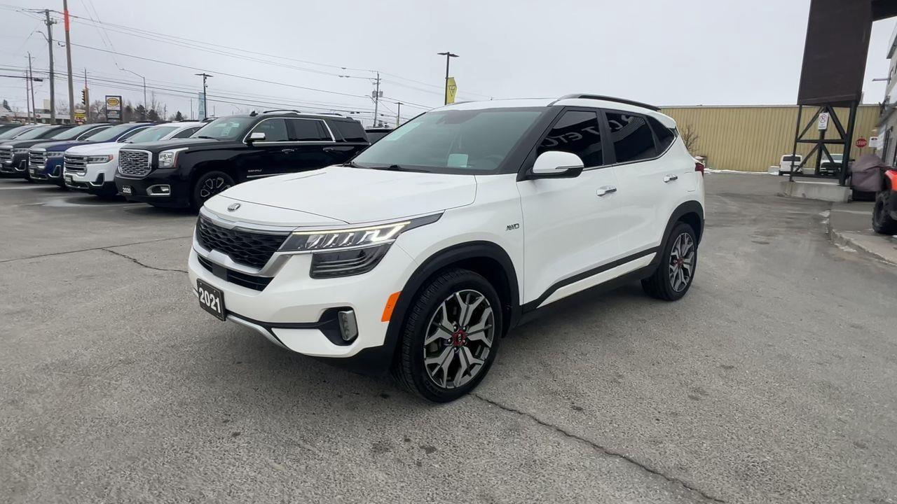2021 Kia Seltos SX Turbo AWD, HEATED LEATHER SEATS, MOONROOF, NAV, SIRIUS XM, CRUISE CONTROL, BACK UP CAM!! Photo