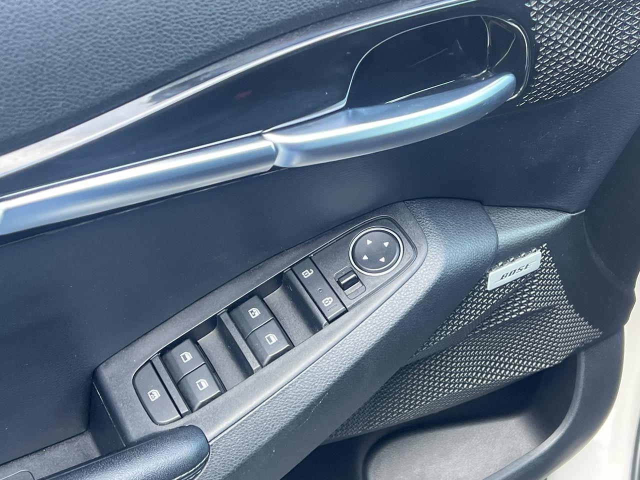 2021 Kia Seltos SX Turbo AWD, HEATED LEATHER SEATS, MOONROOF, NAV, SIRIUS XM, CRUISE CONTROL, BACK UP CAM!! Photo
