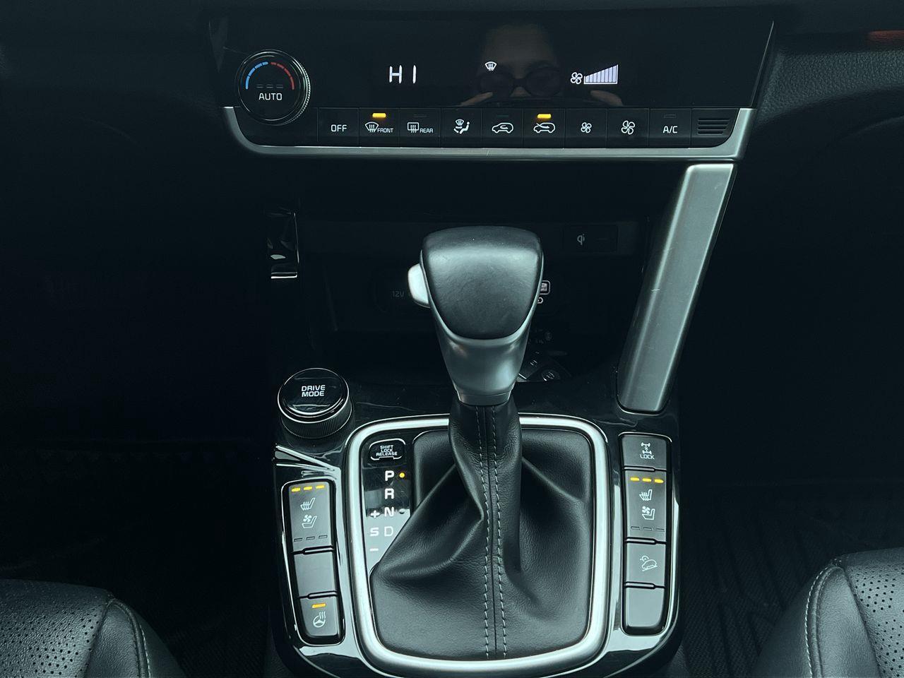 2021 Kia Seltos SX Turbo AWD, HEATED LEATHER SEATS, MOONROOF, NAV, SIRIUS XM, CRUISE CONTROL, BACK UP CAM!! Photo