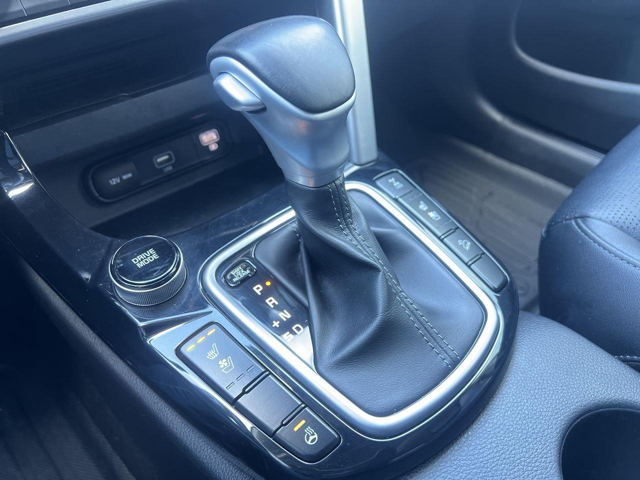 2021 Kia Seltos SX Turbo AWD, HEATED LEATHER SEATS, MOONROOF, NAV, SIRIUS XM, CRUISE CONTROL, BACK UP CAM!! Photo