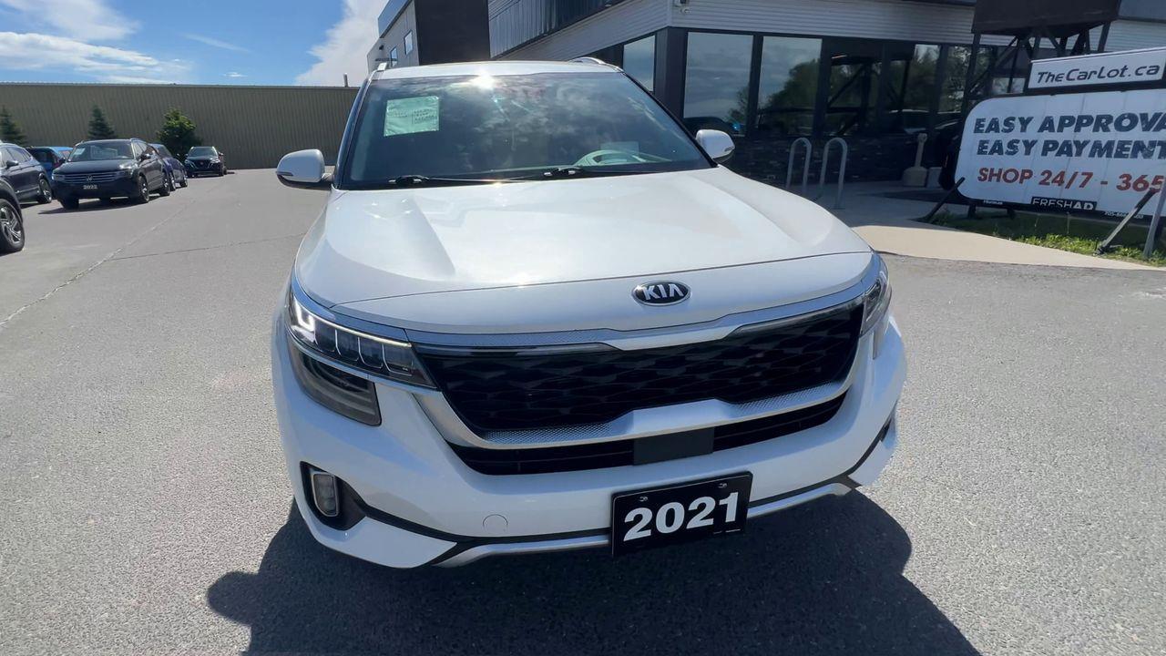2021 Kia Seltos SX Turbo AWD, HEATED LEATHER SEATS, MOONROOF, NAV, SIRIUS XM, CRUISE CONTROL, BACK UP CAM!! Photo