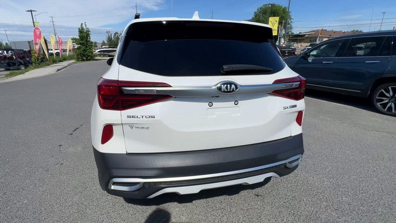 2021 Kia Seltos SX Turbo AWD, HEATED LEATHER SEATS, MOONROOF, NAV, SIRIUS XM, CRUISE CONTROL, BACK UP CAM!! Photo