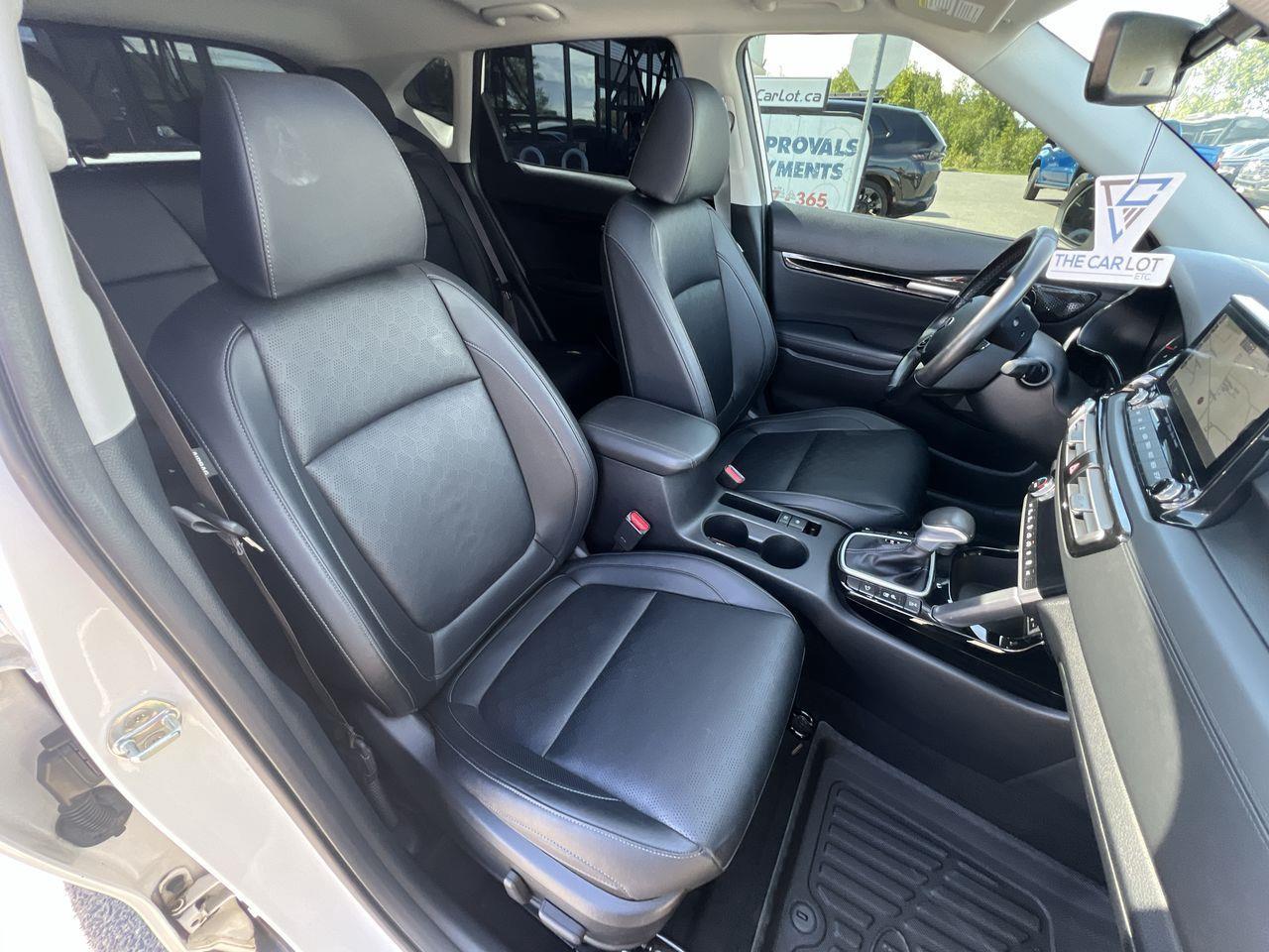2021 Kia Seltos SX Turbo AWD, HEATED LEATHER SEATS, MOONROOF, NAV, SIRIUS XM, CRUISE CONTROL, BACK UP CAM!! Photo
