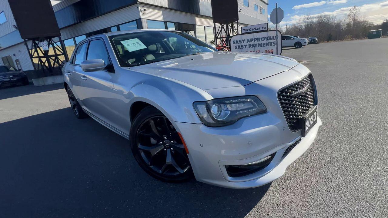 2023 Chrysler 300 Touring-L PREVIOUS DAILY RENTAL, LEATHER HEATED SEATS, NAV, SIRIUS XM, CRUISE CONTROL, BACK UP CAM!! Photo