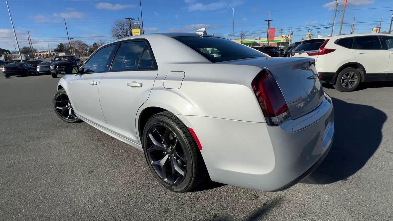 2023 Chrysler 300 Touring-L PREVIOUS DAILY RENTAL, LEATHER HEATED SEATS, NAV, SIRIUS XM, CRUISE CONTROL, BACK UP CAM!! Photo