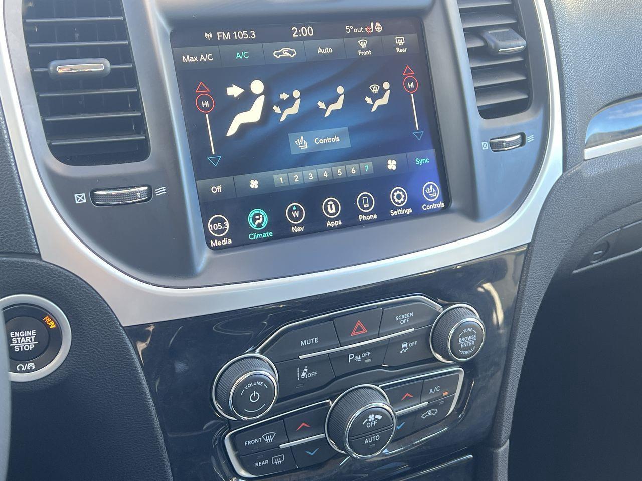 2023 Chrysler 300 Touring-L PREVIOUS DAILY RENTAL, LEATHER HEATED SEATS, NAV, SIRIUS XM, CRUISE CONTROL, BACK UP CAM!! Photo