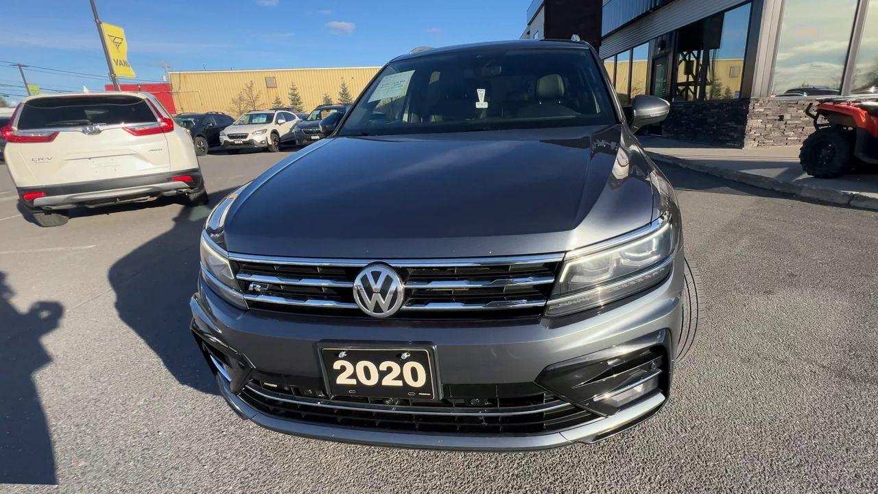 2020 Volkswagen Tiguan Highline AWD, HEATED LEATHER SEATS, MOONROOF, NAV, SIRIUS XM, POWER LIFTGATE, CRUISE CONTROL, BACK UP CAM!! Photo2
