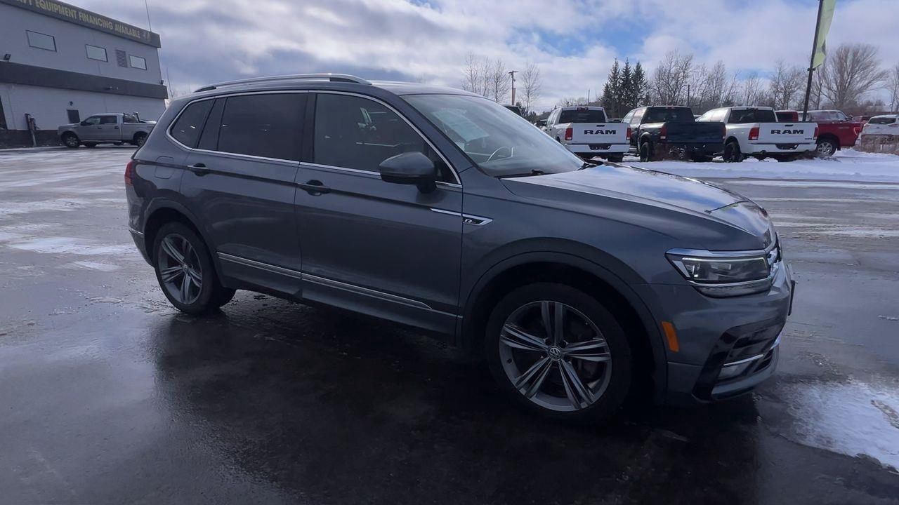 2020 Volkswagen Tiguan Highline AWD, HEATED LEATHER SEATS, MOONROOF, NAV, SIRIUS XM, POWER LIFTGATE, CRUISE CONTROL, BACK UP CAM!! Photo