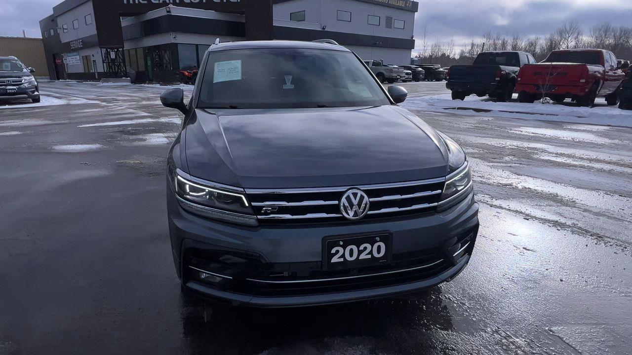 2020 Volkswagen Tiguan Highline AWD, HEATED LEATHER SEATS, MOONROOF, NAV, SIRIUS XM, POWER LIFTGATE, CRUISE CONTROL, BACK UP CAM!! Photo