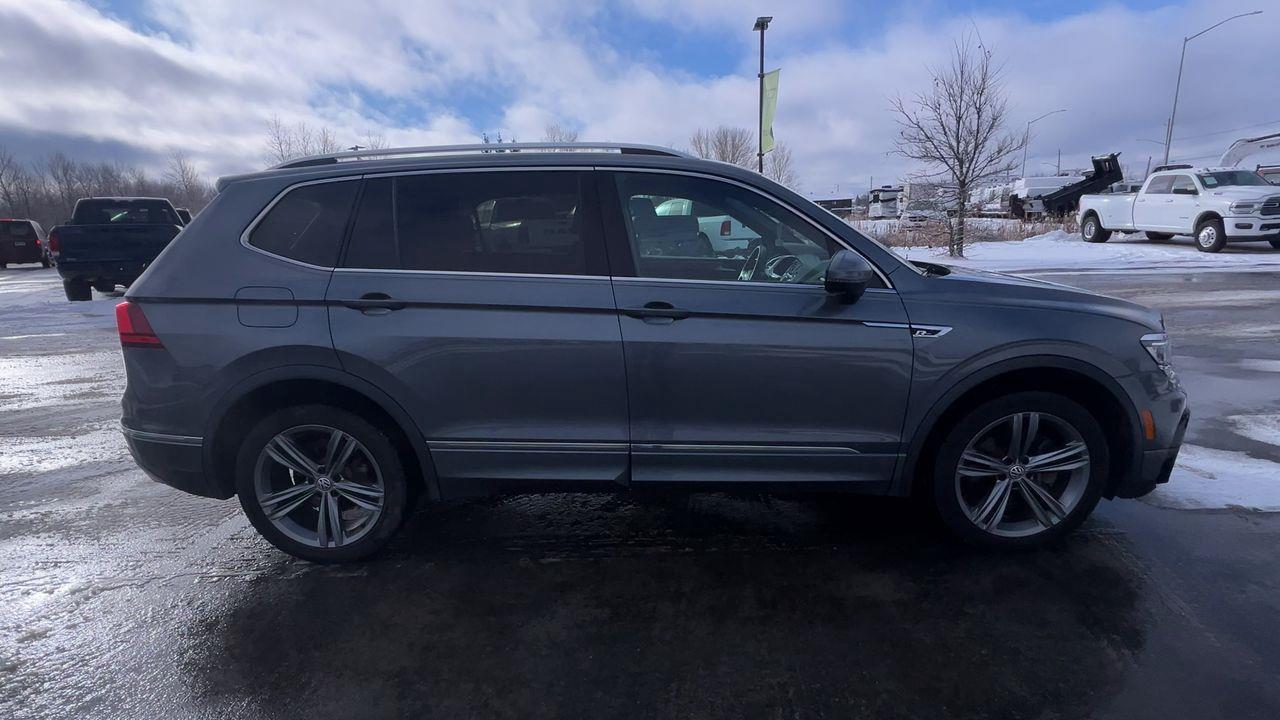 2020 Volkswagen Tiguan Highline AWD, HEATED LEATHER SEATS, MOONROOF, NAV, SIRIUS XM, POWER LIFTGATE, CRUISE CONTROL, BACK UP CAM!! Photo