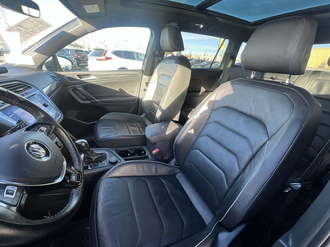 2020 Volkswagen Tiguan Highline AWD, HEATED LEATHER SEATS, MOONROOF, NAV, SIRIUS XM, POWER LIFTGATE, CRUISE CONTROL, BACK UP CAM!! Photo