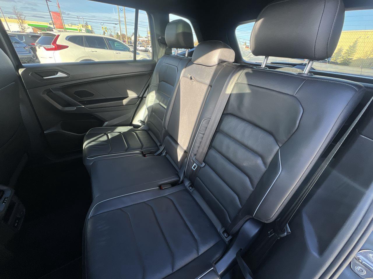 2020 Volkswagen Tiguan Highline AWD, HEATED LEATHER SEATS, MOONROOF, NAV, SIRIUS XM, POWER LIFTGATE, CRUISE CONTROL, BACK UP CAM!! Photo