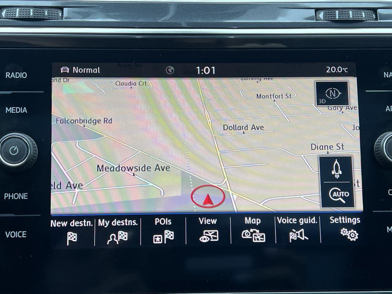 2020 Volkswagen Tiguan Highline AWD, HEATED LEATHER SEATS, MOONROOF, NAV, SIRIUS XM, POWER LIFTGATE, CRUISE CONTROL, BACK UP CAM!! Photo
