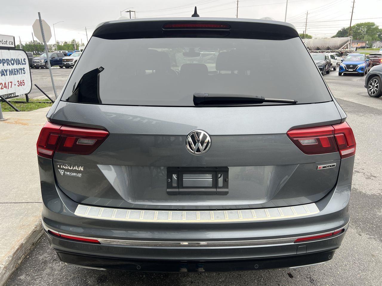 2020 Volkswagen Tiguan Highline AWD, HEATED LEATHER SEATS, MOONROOF, NAV, SIRIUS XM, POWER LIFTGATE, CRUISE CONTROL, BACK UP CAM!! Photo