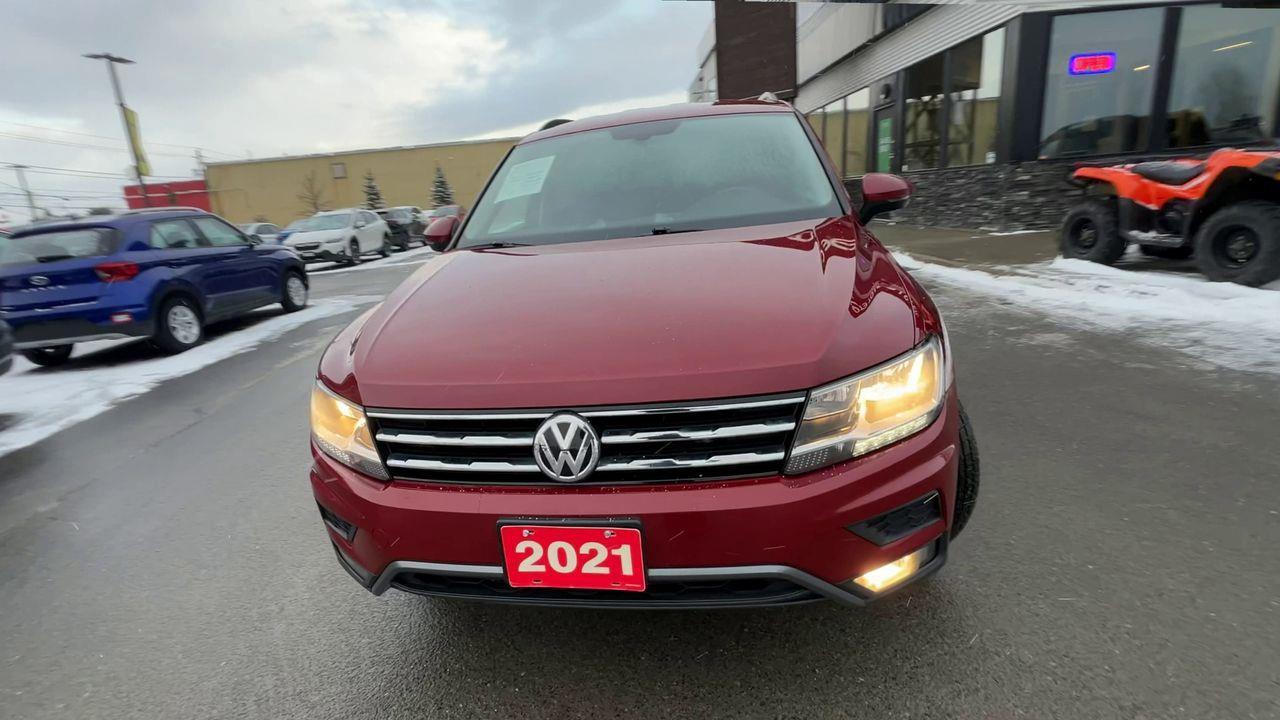 2021 Volkswagen Tiguan Comfortline AWD, LEATHER HEATED SEATS, NAVIGATION, BACK UP CAM!! Photo