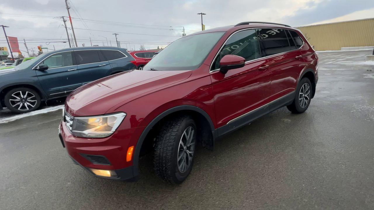 2021 Volkswagen Tiguan Comfortline AWD, LEATHER HEATED SEATS, NAVIGATION, BACK UP CAM!! Photo3