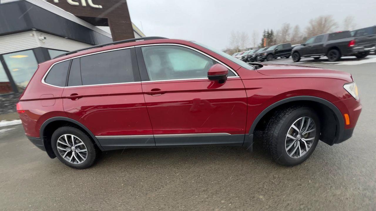 2021 Volkswagen Tiguan Comfortline AWD, LEATHER HEATED SEATS, NAVIGATION, BACK UP CAM!! Photo