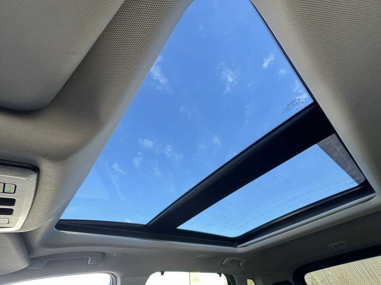 2023 Nissan Rogue SV Midnight Edition AWD, MOONROOF, HEATED LEATHER SEATS, MOONROOF, SIRIUS XM, REMOTE START, POWER LIFTGATE, BACK UP CAM! Photo