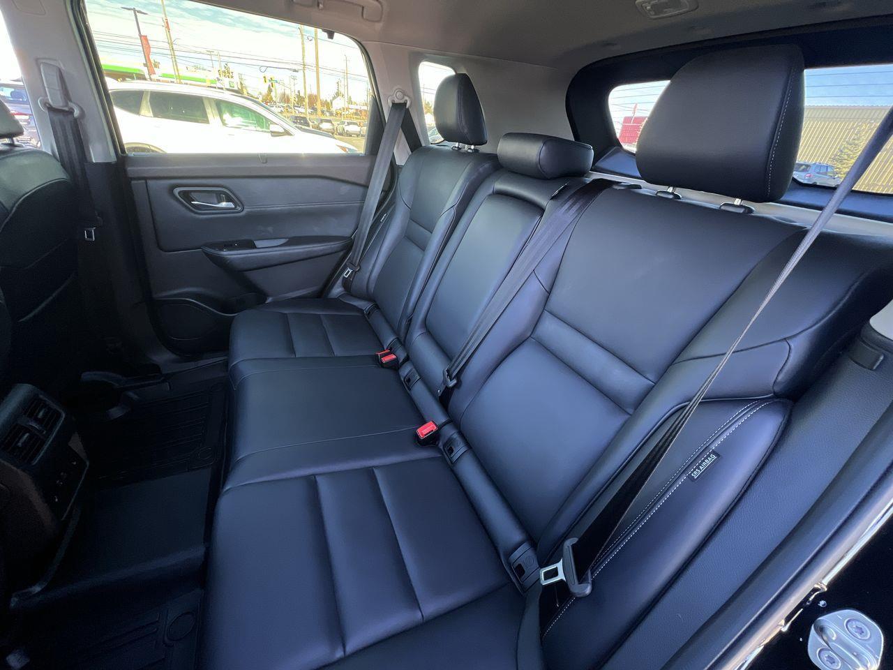 2023 Nissan Rogue SV Midnight Edition AWD, MOONROOF, HEATED LEATHER SEATS, MOONROOF, SIRIUS XM, REMOTE START, POWER LIFTGATE, BACK UP CAM! Photo