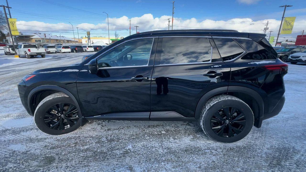 2023 Nissan Rogue SV Midnight Edition AWD, MOONROOF, HEATED LEATHER SEATS, MOONROOF, SIRIUS XM, REMOTE START, POWER LIFTGATE, BACK UP CAM! Photo4
