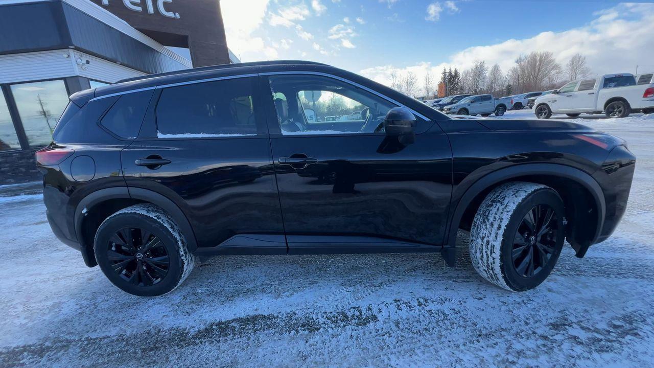 2023 Nissan Rogue SV Midnight Edition AWD, MOONROOF, HEATED LEATHER SEATS, MOONROOF, SIRIUS XM, REMOTE START, POWER LIFTGATE, BACK UP CAM! Photo