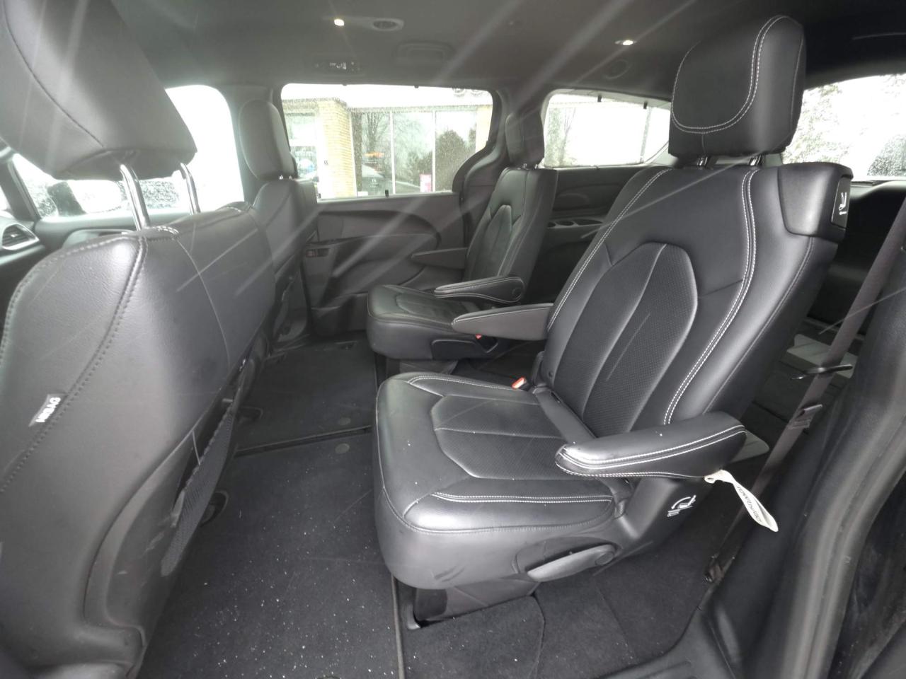2021 Chrysler Pacifica Touring L AWD "S" APEARENCE PACKAGE Photo