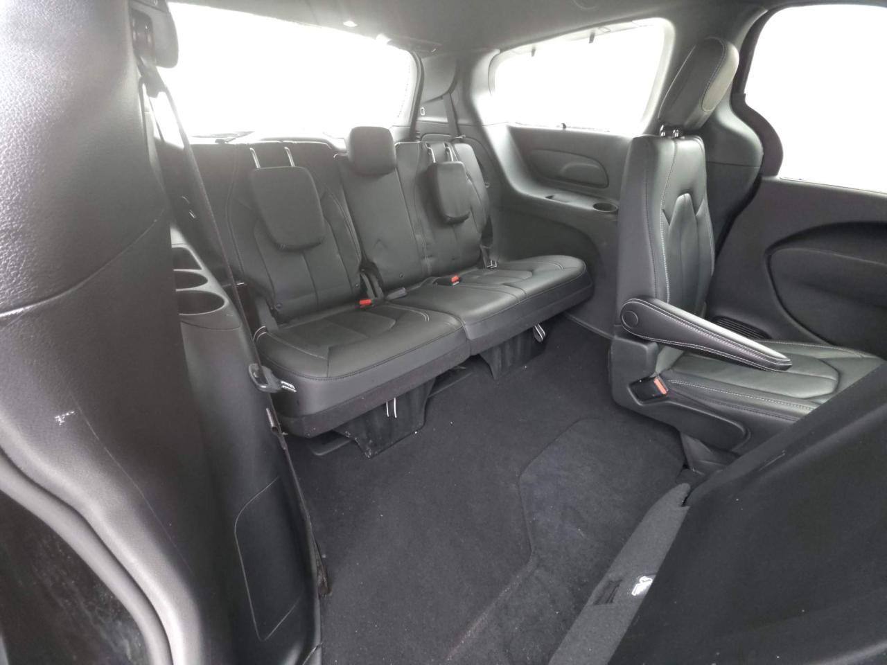 2021 Chrysler Pacifica Touring L AWD "S" APEARENCE PACKAGE Photo