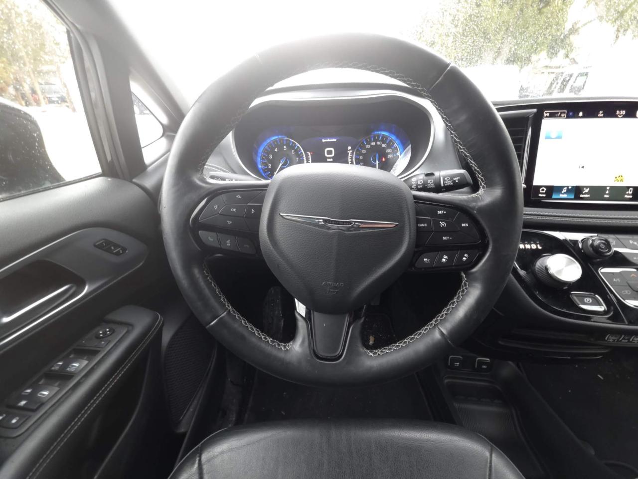 2021 Chrysler Pacifica Touring L AWD "S" APEARENCE PACKAGE Photo