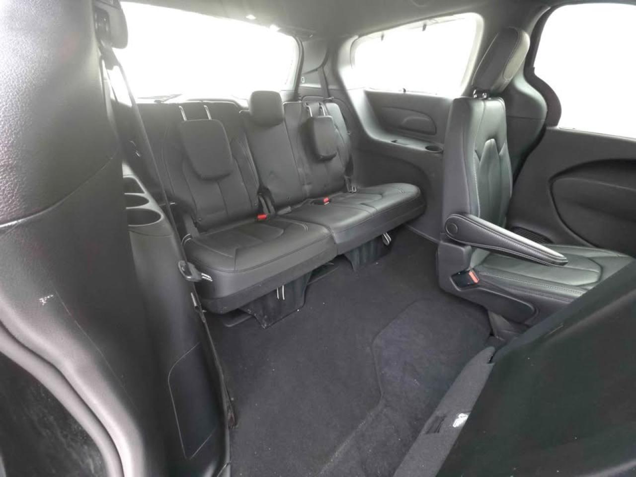 2021 Chrysler Pacifica Touring L 7 PASSENGER! AWD! "S" SPORTS APPERANCE! Photo