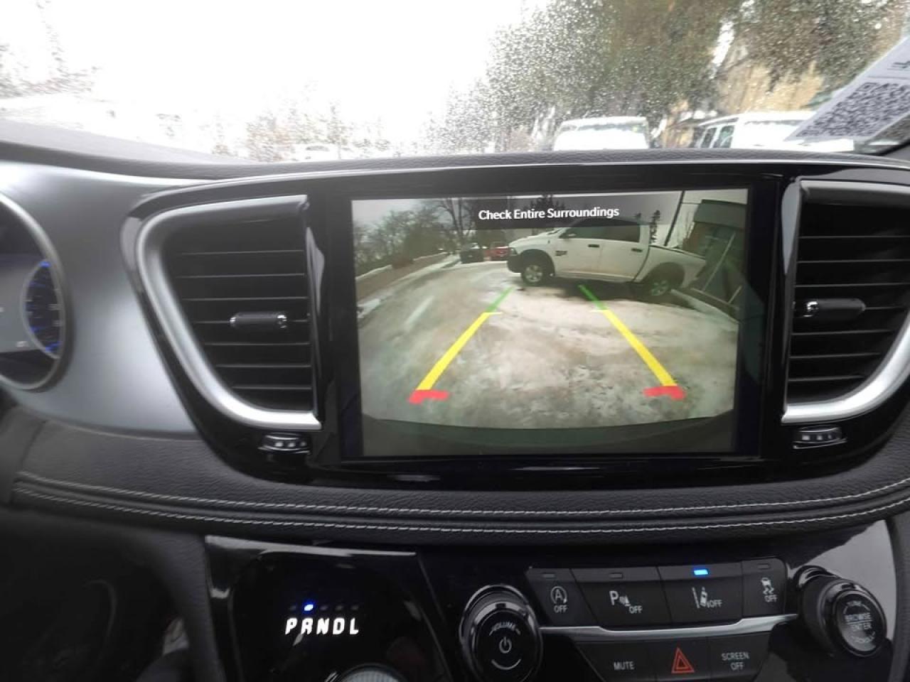 2021 Chrysler Pacifica Touring L 7 PASSENGER! AWD! "S" SPORTS APPERANCE! Photo