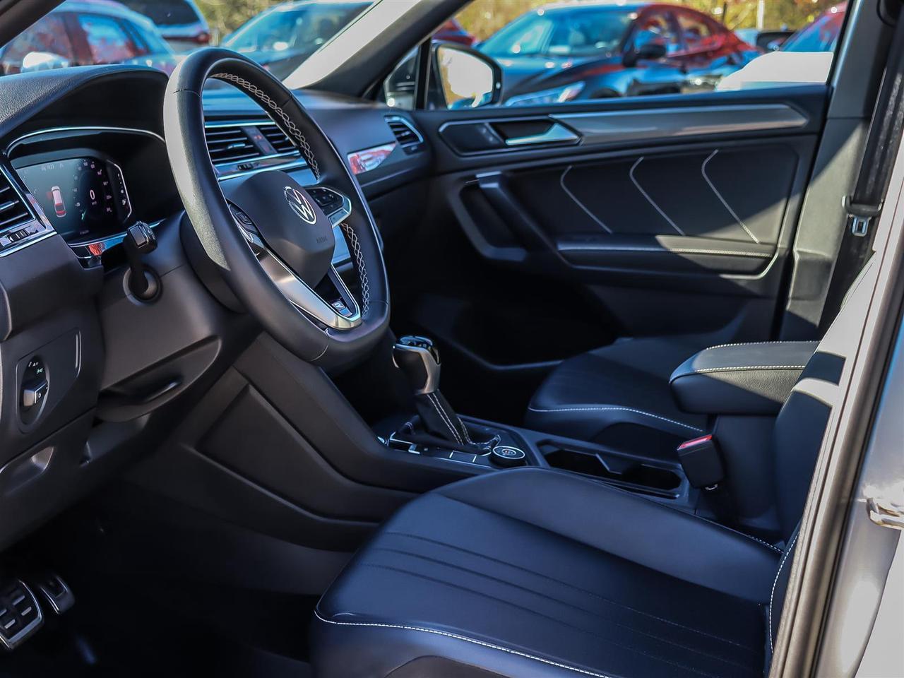 2023 Volkswagen Tiguan Comfortline R-Line Black SE R-Line Black 4MOTION Photo