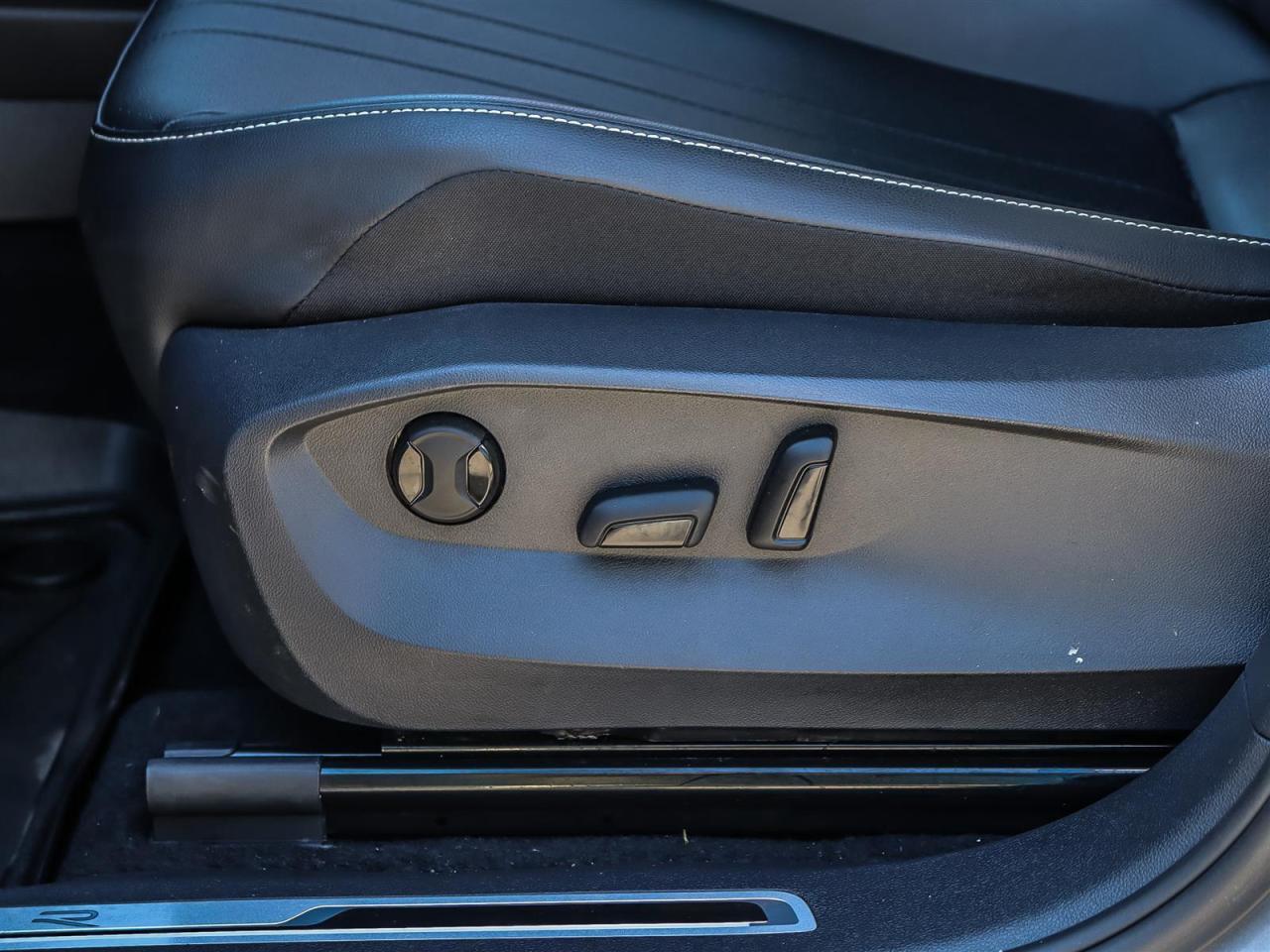 2023 Volkswagen Tiguan Comfortline R-Line Black SE R-Line Black 4MOTION Photo