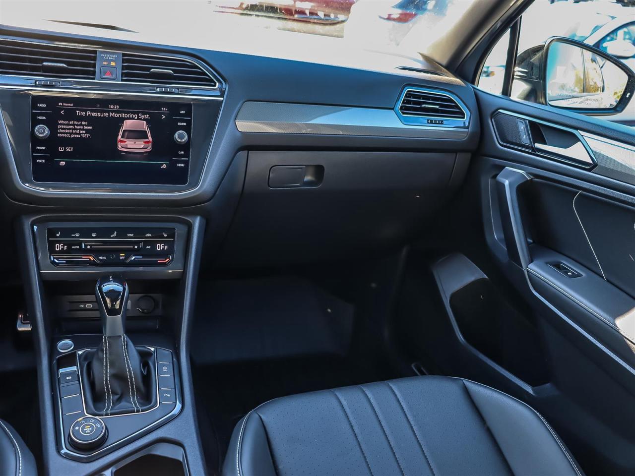 2023 Volkswagen Tiguan Comfortline R-Line Black SE R-Line Black 4MOTION Photo