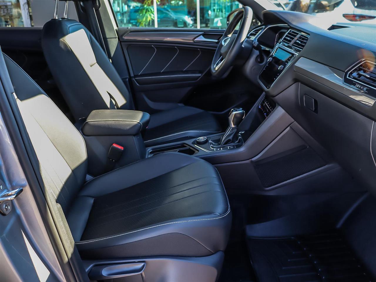 2023 Volkswagen Tiguan Comfortline R-Line Black SE R-Line Black 4MOTION Photo