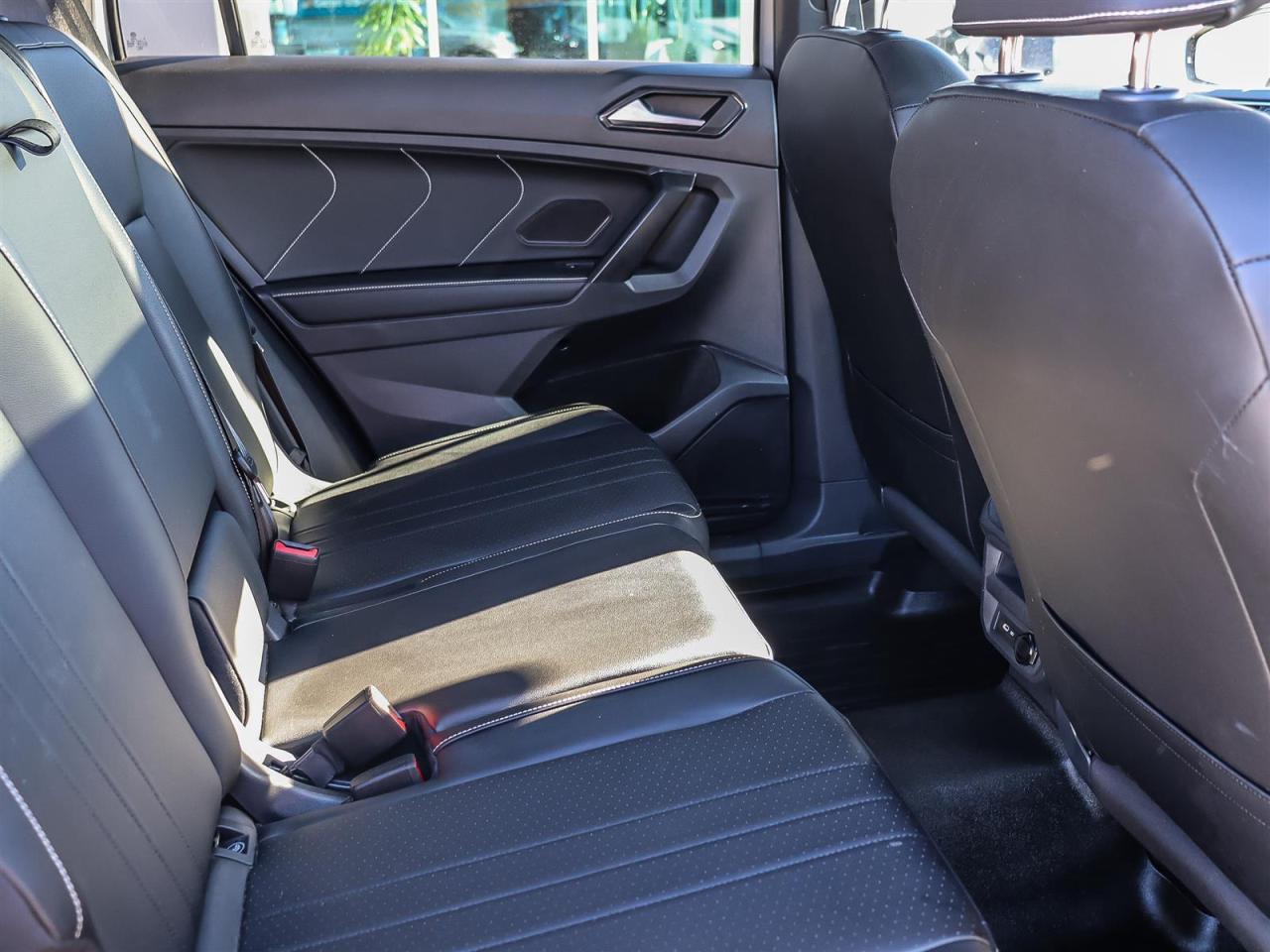 2023 Volkswagen Tiguan Comfortline R-Line Black SE R-Line Black 4MOTION Photo