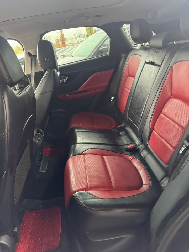 2017 Jaguar F-PACE 35t R-Sport - Photo #12