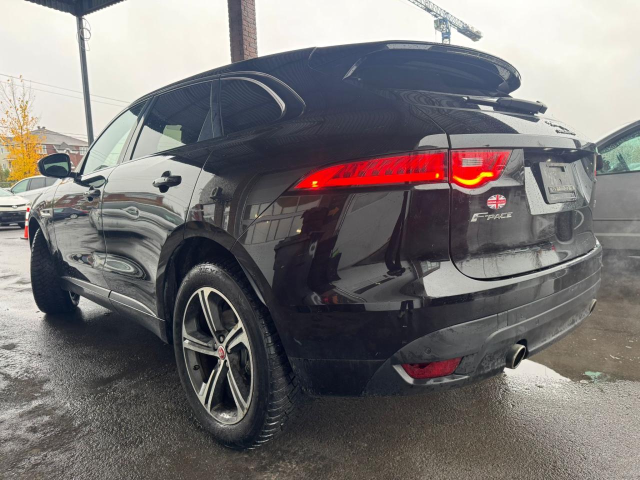 2017 Jaguar F-PACE 35t R-Sport - Photo #7