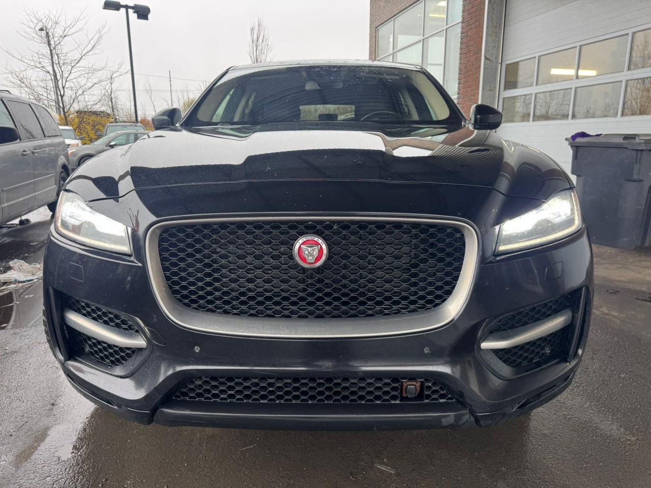 2017 Jaguar F-PACE 35t R-Sport - Photo #3