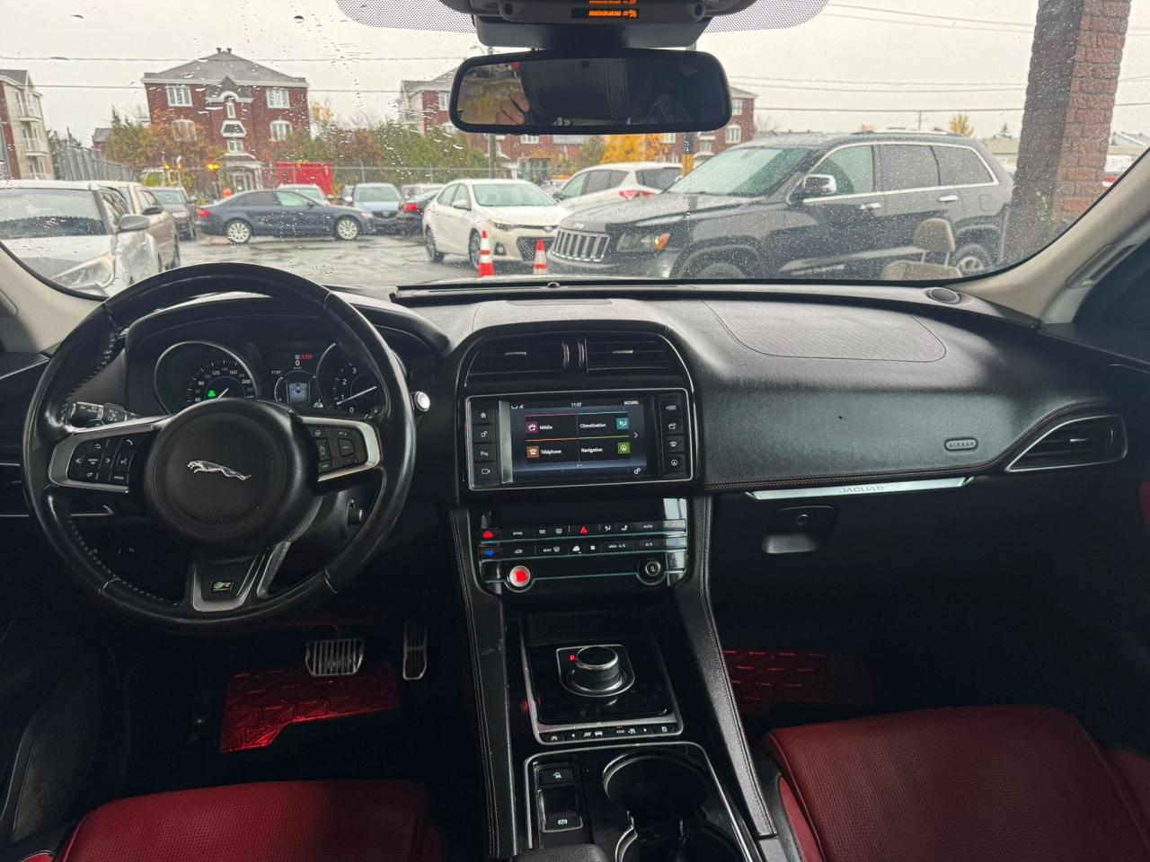 2017 Jaguar F-PACE 35t R-Sport - Photo #6